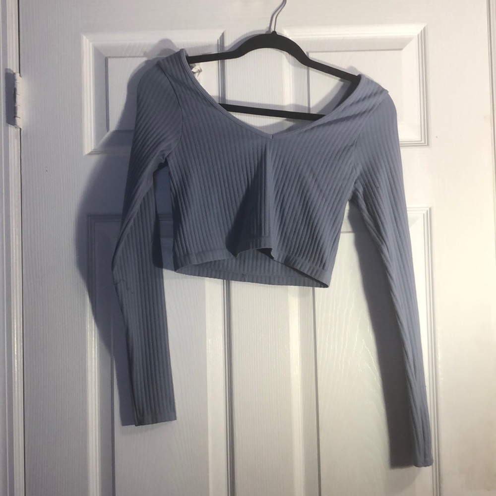 Aeropostale reversible cropped long sleeve